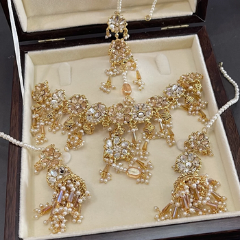 Golden Elegance Jewelry Set